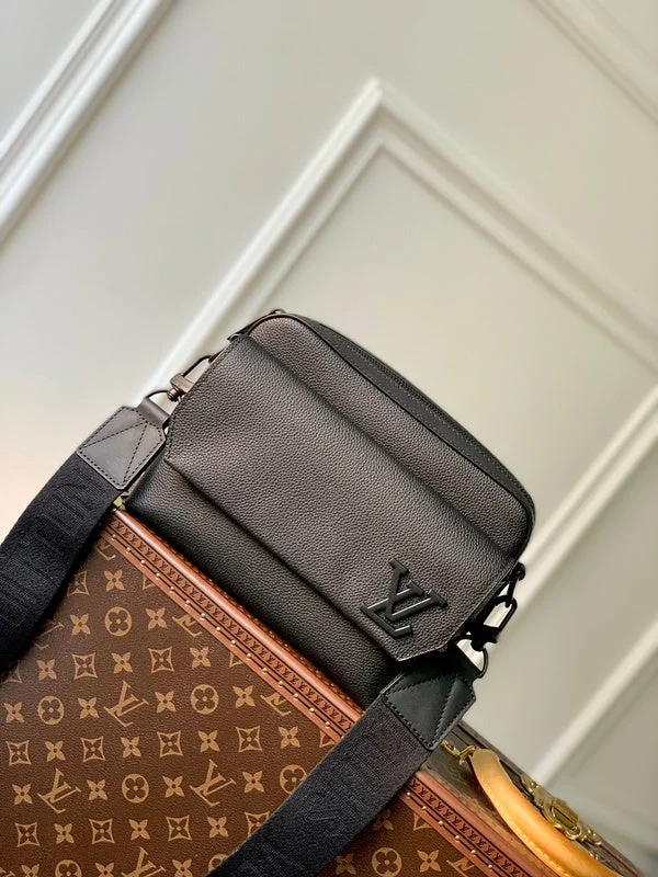 Christian Dior handbags with a removable shoulder strap for versatilityLouis Vuitton bags with a magnetic snap closure for easy accessBoldCollect - LOUIS VUITTON BAGS - 1118