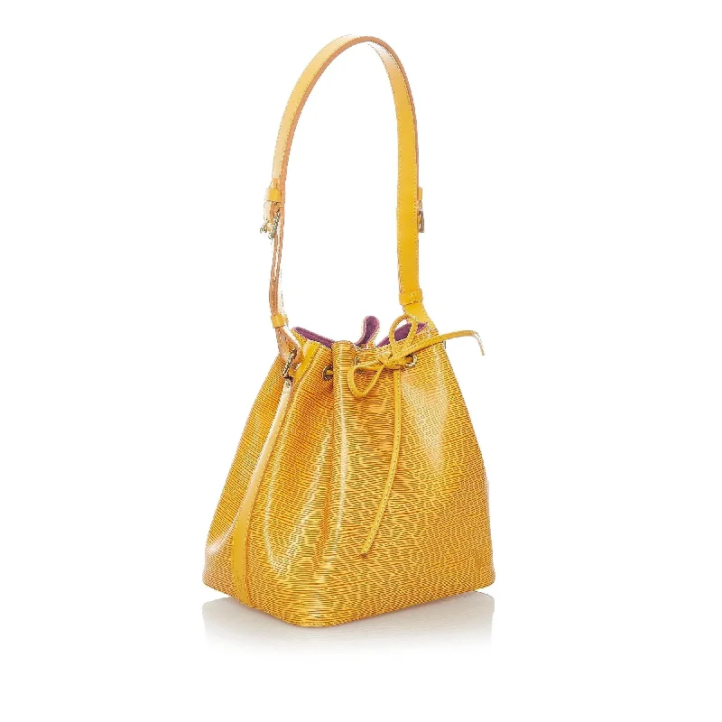 Christian Dior handbags with a detachable mirror for on - the - go touch - upsLouis Vuitton handbags with a beaded trim for a touch of glamourLouis Vuitton Epi Noe (SHG-30543)