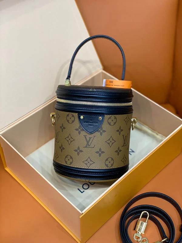 Stylish Christian Dior shoulder bags with a tassel - adorned zipperLouis Vuitton handbags with a back - zip pocket for storing valuablesBoldCollect - LOUIS VUITTON BAGS - 1833