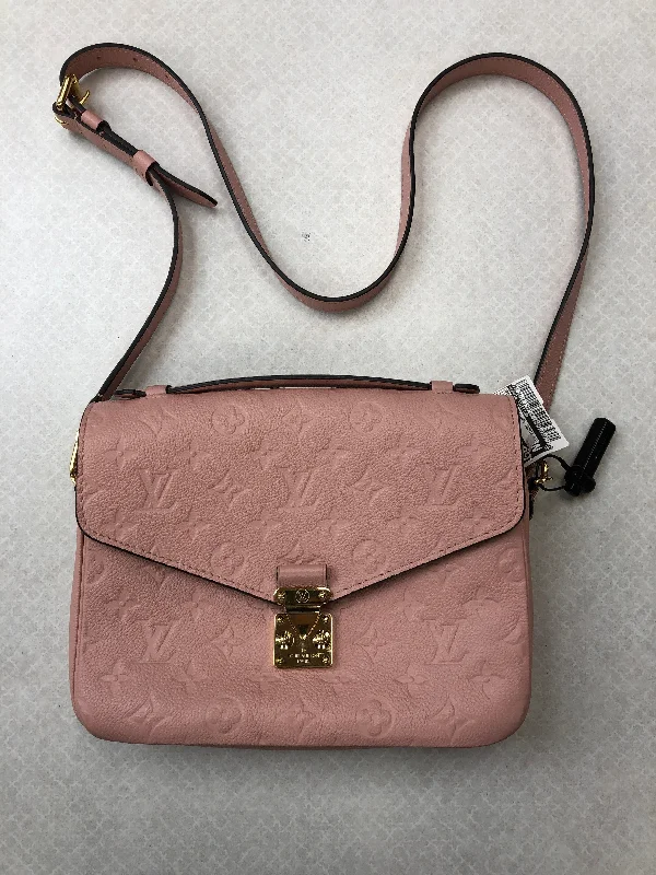 Luxury Christian Dior crossbody bags with a chain - link strapLouis Vuitton handbags with a back - zip pocket for storing valuablesCrossbody Luxury Designer By Louis Vuitton  Size: Medium