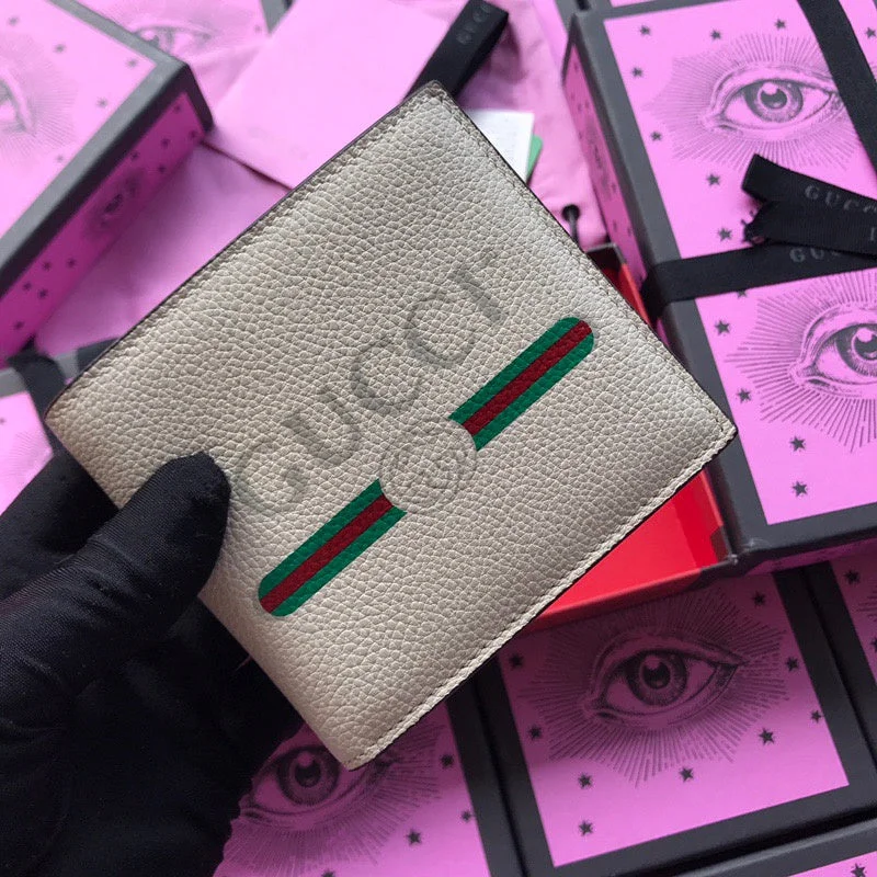 Women Gucci bags with interlocking G hardware for a classic lookGucci   Luxury Bags  879