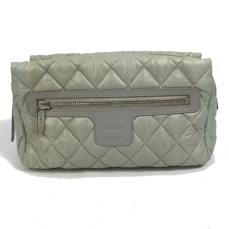 Chanel Chain Strap Handbag for Everyday UseChanel A48615 Cococoon Bag Clutch bag Pouch GreenBased