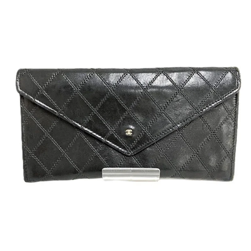 Chanel bags for a polished and professional appearanceCHANEL Bicolor Black Coco Mark Long Wallet for Women