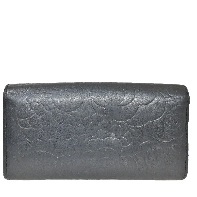 Chanel bags for the minimalist fashionCHANEL Camelia Wallet