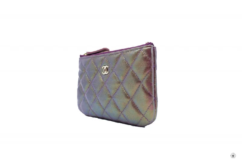 Chanel bags with the perfect balance of luxury and functionalityChanel A69253 CC Logo Iridescent Purple Lambskin Coin Purse