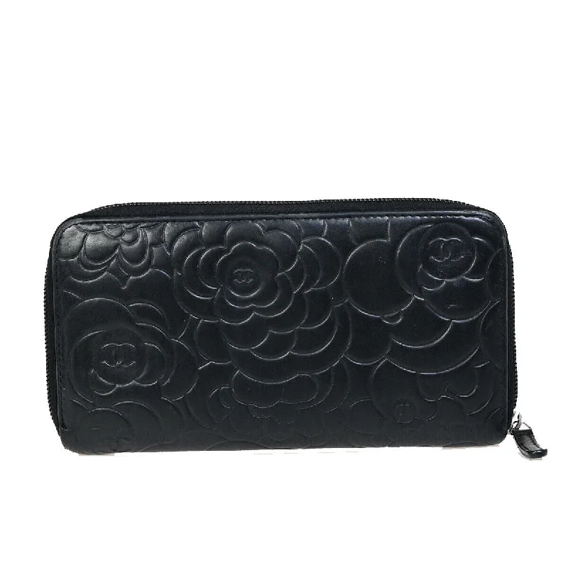 Chanel Lightweight Handbag for Daily ErrandsCHANEL Camelia Wallet