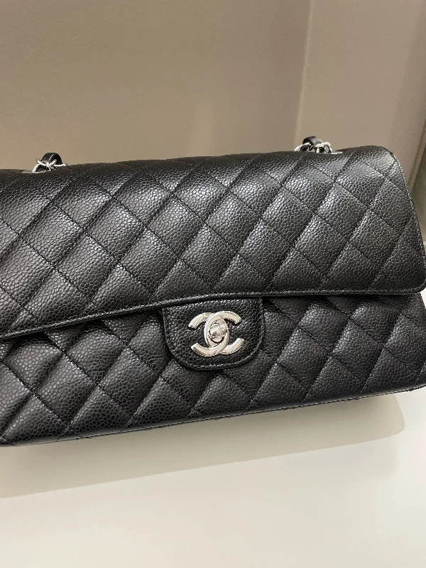 Chanel Designer Handbag with Unique DesignChanel Classic Quilted Medium Double Flap Black Caviar