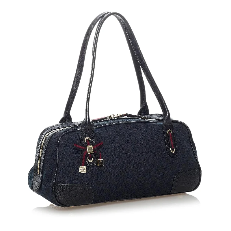 Ladies Gucci shoulder bags with a single - handle designGucci GG Canvas Princy Shoulder Bag (30744)