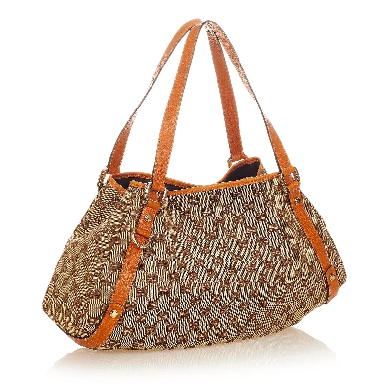 Ladies Gucci shoulder bags with a magnetic - closure flapGucci GG Canvas Pelham Shoulder Bag (25832)