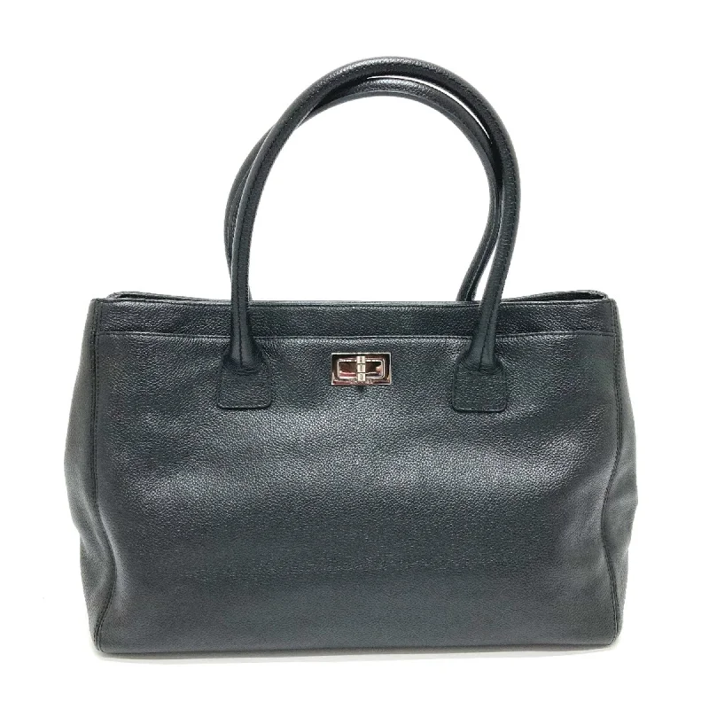 Chanel bags perfect for everyday elegChanel A29292 Executive bag business bag Tote Bag Black