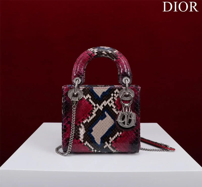 Luxury Christian Dior crossbody bags with a chain - link strapDior Bag