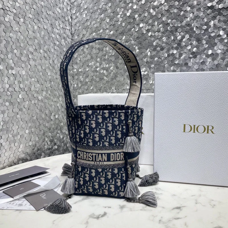 Luxury Christian Dior crossbody bags with a chain - link strapDior Bag