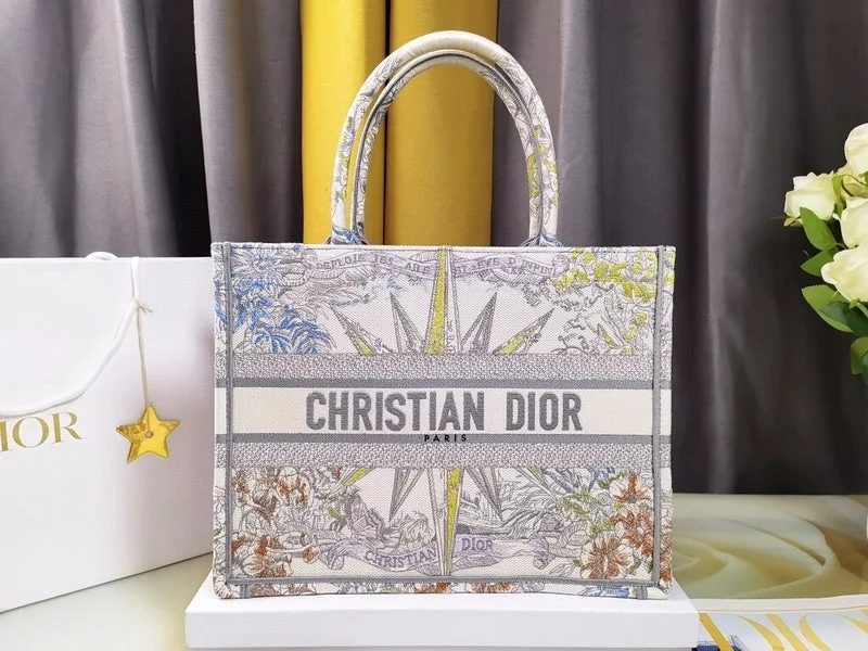 Christian Dior handbags with a removable shoulder strap for versatilityDior Bag